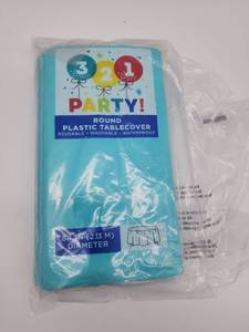 lot 69028 image: Party Round Plastic Tablecover - Light Blue 4Pack - Retail $3