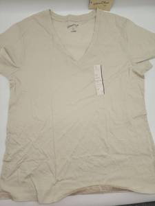lot 69035 image: Universal Thread Beige V-Neck T-Shirt Size XL - Retail $12
