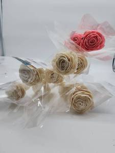 lot 69096 image: Natural Dried Sola Wood Mix Roses Bundle - Retail $15