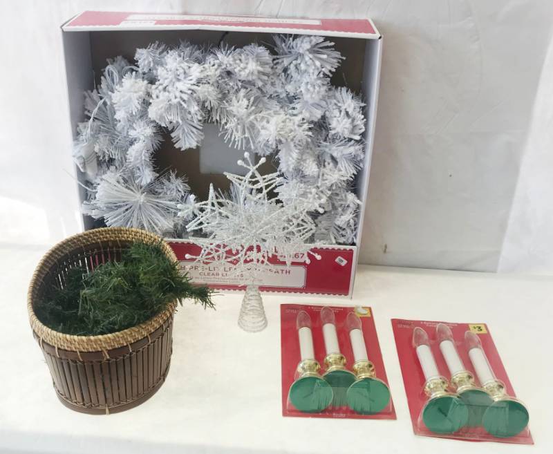 lot 5692 image: X-Mas Tree STAR - 24 Pre-Lit Lenox Wreath for Christmans - Clear Lights - New in Box - Battery Candles - Plant Pot