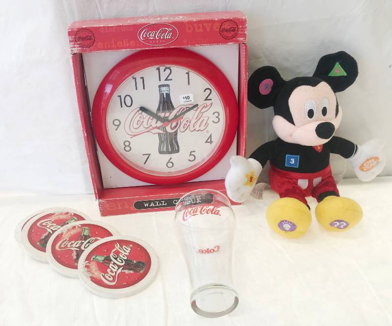 lot 5706 image: Coke - Coca-Cola - Mickey Mouse Lot