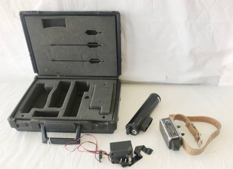 lot 5734 image: Shocking Dog Collar Kit
