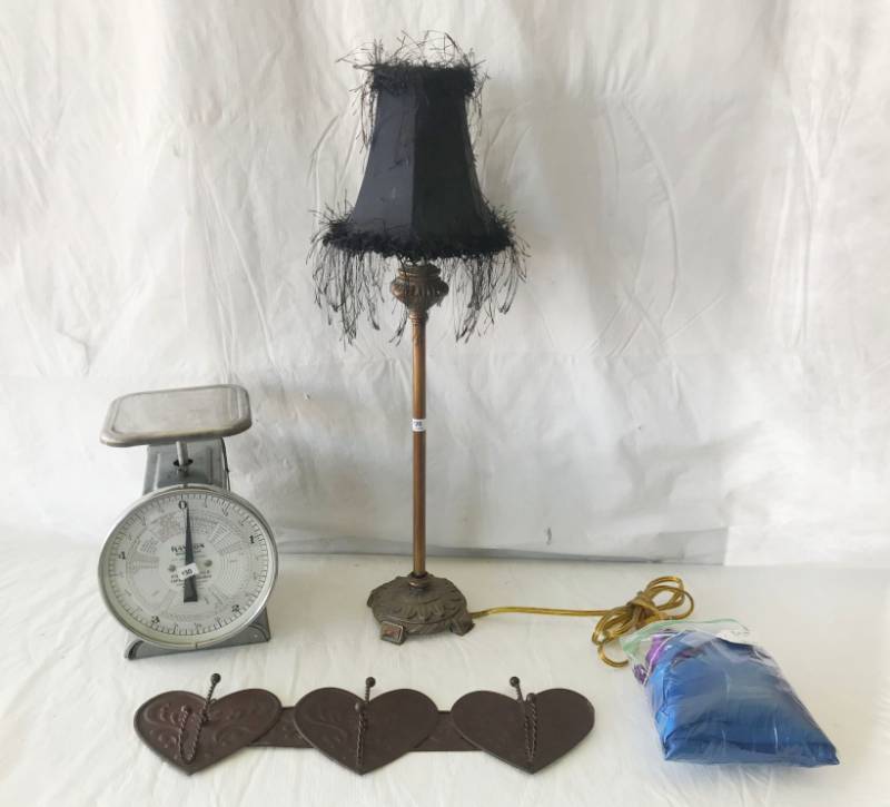 lot 5735 image: Art Deco Lamp - Scale and More