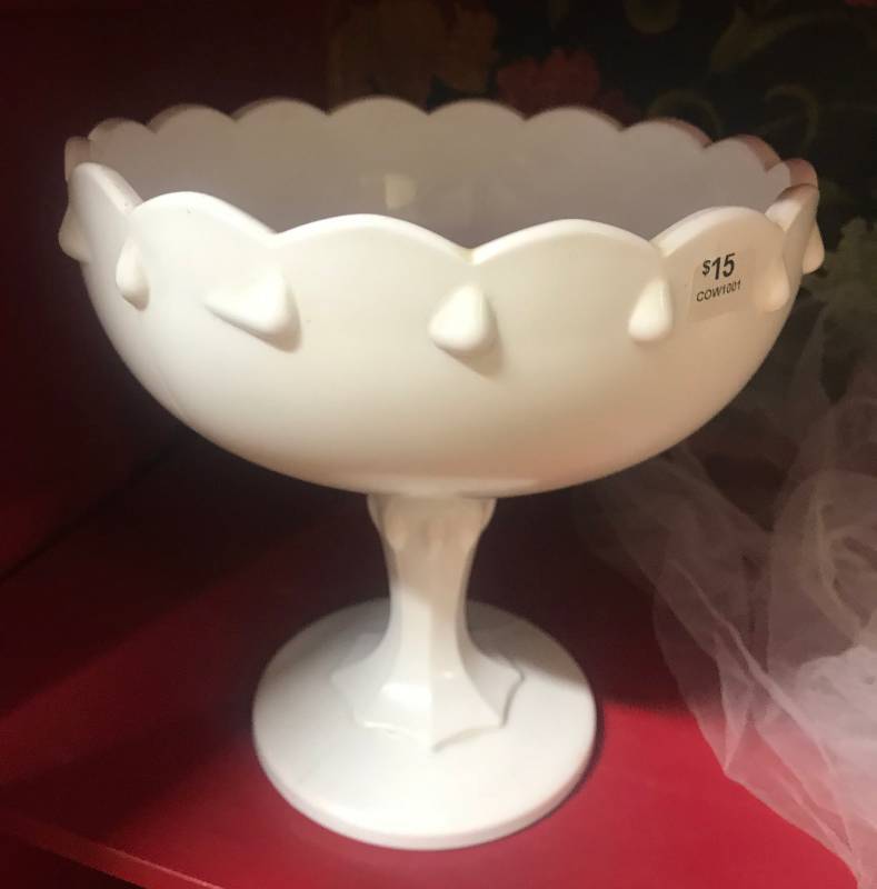 lot 5753 image: Nice Milk Glass
