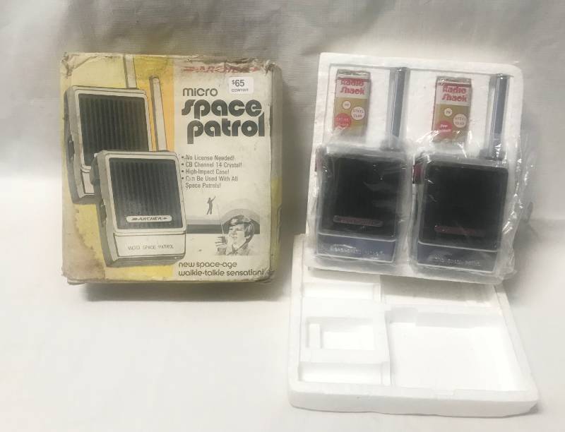 lot 5773 image: Vintage RADIO SHACK - CB walkie-talkie - New in the Original Box WOW