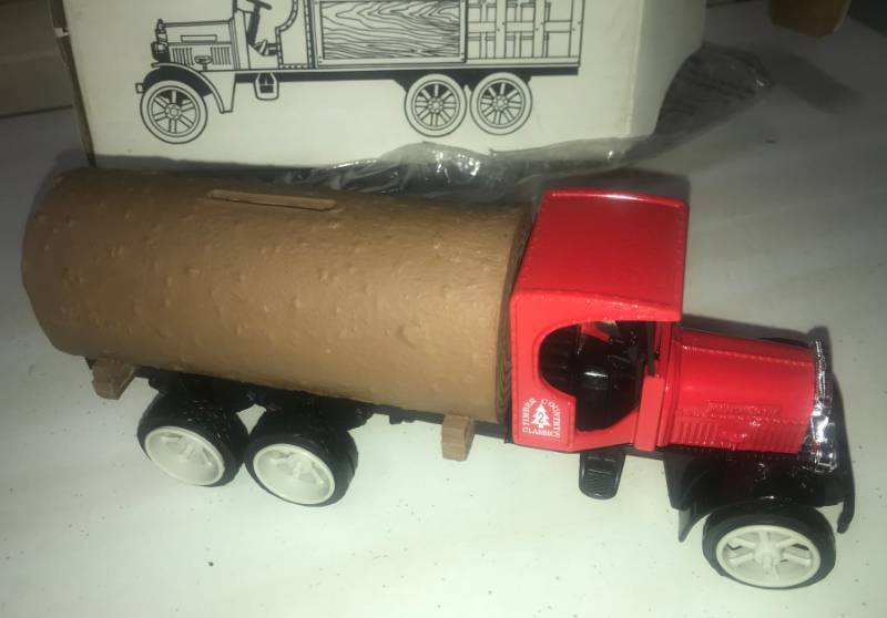 lot 5788 image: Metal Coin Bank - 1925 Kenworth Stake Truck w original box