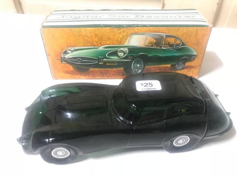 lot 5796 image: AVON - Jaguar Car Decanter - Deep Woods Aftershave - w original box
