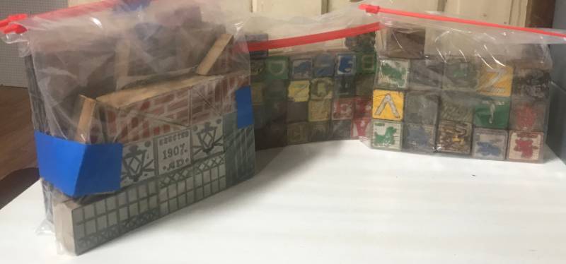 lot 5810 image: Lot of Childrens Wooden Blocks Vintage for Display - several bags - see pictures