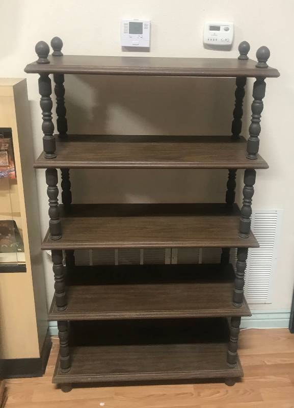 lot 5823 image: Nice, Sturdy Wood Shelf - Great Condition as is or Repaint it to match your style