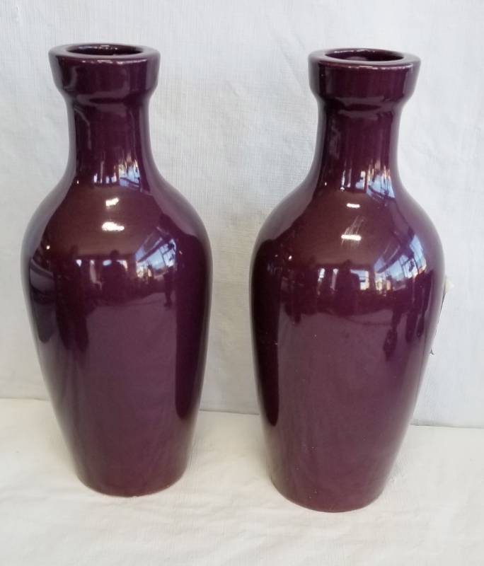 lot 5504 image: Lot of 2 Dark Red Vases