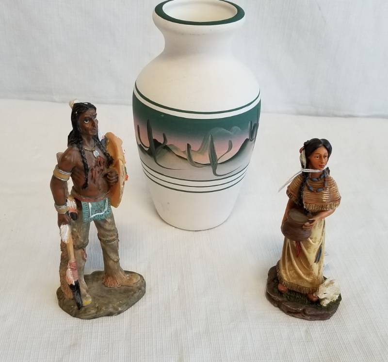 lot 5516 image: Native American Wedding Vase Replica and Two Figurines