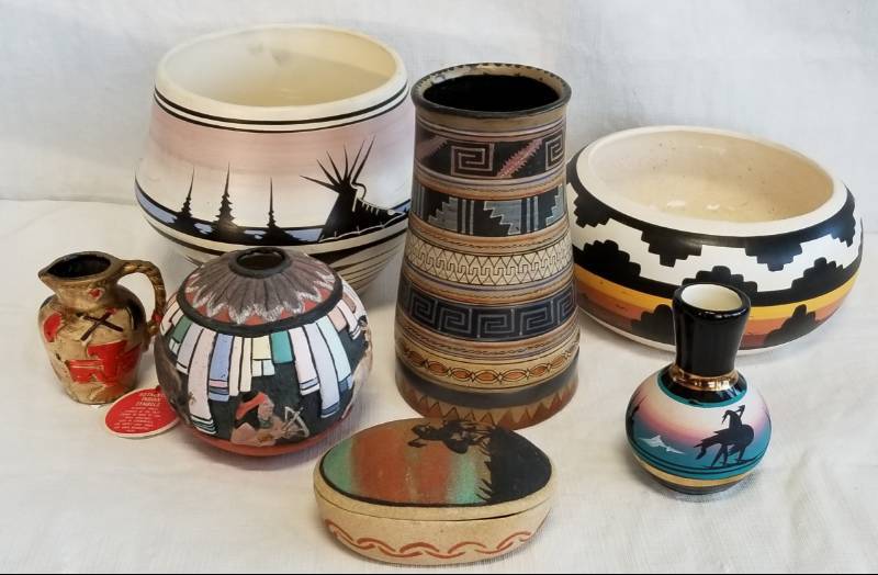 lot 5518 image: Lot of Native American Themed Decorative Pottery