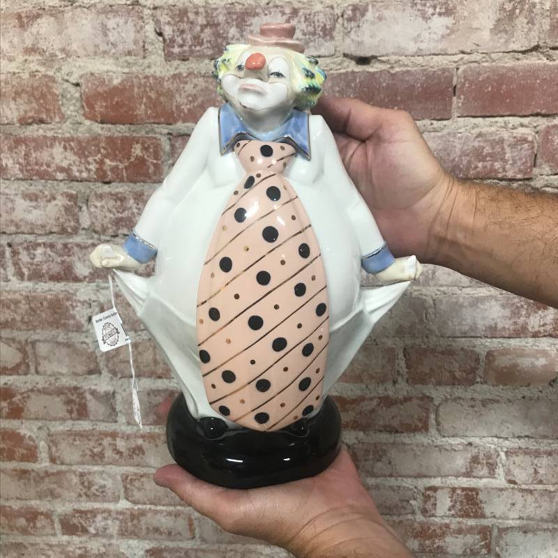 lot 5799 image: Vintage Porcelain Clown - Very Cute and Highly Collectible  - Modelo Registrado  111.909