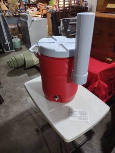 lot 790 image: Rubbermaid Water Cooler Cup Dispenser HS-1785