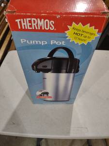 lot 794 image: Thermos Pump Pot Beverage Dispenser