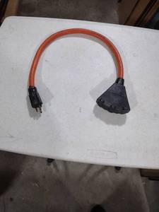 lot 821 image: Heavy Duty Power Extension Splitter Cord