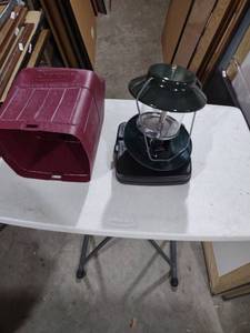 lot 825 image: Coleman Propane Lantern with Burgundy Case