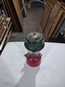 lot 826 image: Coleman 200A Single Mantle Lantern