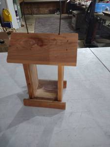 lot 837 image: Handcrafted Cedar Wood Bird Feeder
