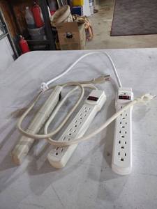 lot 841 image: AmazonBasics 6-Outlet Power Strip Bundle