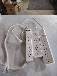 lot 844 image: Belkin Power Strip Set