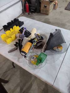 lot 848 image: Stanley Miter Box with Hand Saw and Accessories