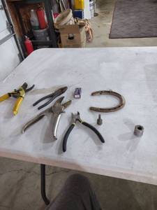 lot 850 image: Mixed Hand Tool Collection with Socket