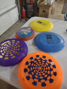 lot 869 image: Dog Frisbee Collection Set