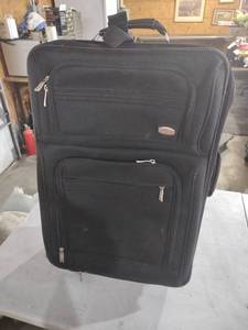 lot 882 image: Protocol Black Rolling Luggage