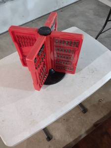 lot 885 image: Craftsman Rotating Drill Bit Set in Red Case