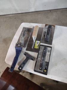 lot 894 image: Professional Drywall Taping Knife Set