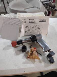 lot 902 image: Taylor T-2X Aircraft Riveting Hammer