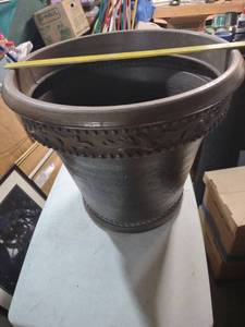 lot 907 image: Johnson Furnace Co. Large Decorative plastic Planter