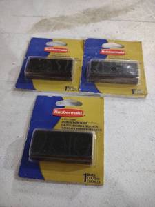lot 914 image: Rubbermaid 2-12 inch Double-Sided Scraper Blades