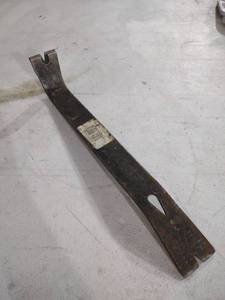 lot 915 image: Utility bar