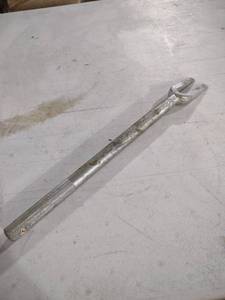 lot 925 image: Long Handle Spanner Wrench Tool