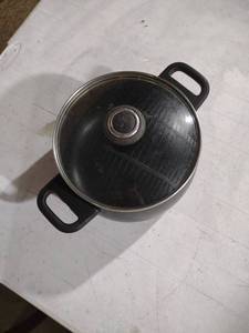 lot 940 image: Black Non-Stick Cooking Pot with Glass Lid