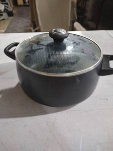 lot 941 image: Stock Pot with Glass Lid