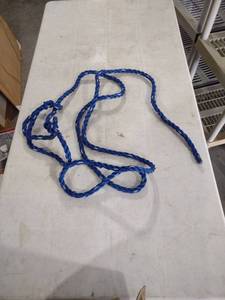 lot 955 image: Blue Twisted Nylon Rope 116 inch