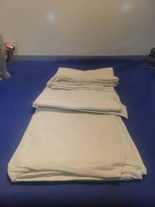 lot 4798 image: White Cotton Flour Sack Tea Towels Set