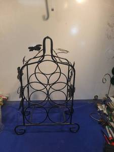 lot 4901 image: Decorative Metal Wine Rack with Grape Motif