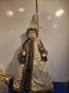 lot 4906 image: Silver and Gold Christmas Wizard Figurine