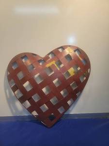 lot 4926 image: Woven Metal Heart Wall Decor