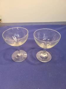 lot 4954 image: Clear Glass Champagne Coupe Set