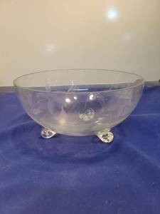 lot 4973 image: Etched Glass Footed Dessert Bowls