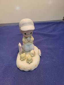 lot 4979 image: Precious Moments Growing in Grace Age 13 Figurine