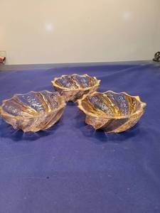 lot 4993 image: Amber Glass Shell Candy Dishes - Set of 3