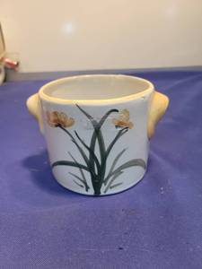 lot 5002 image: Hand Painted Floral Sake planter