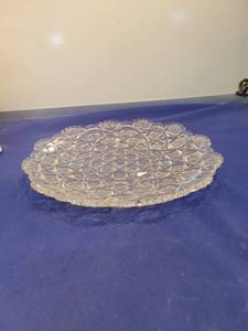 lot 5016 image: Clear Glass Decorative Plates with Diamond Pattern