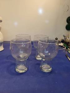 lot 5017 image: Clear Glass Beer Goblets Set